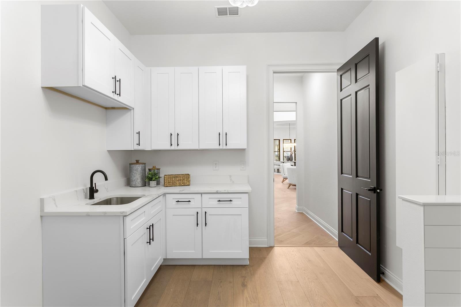 TB8467542 Property Photo