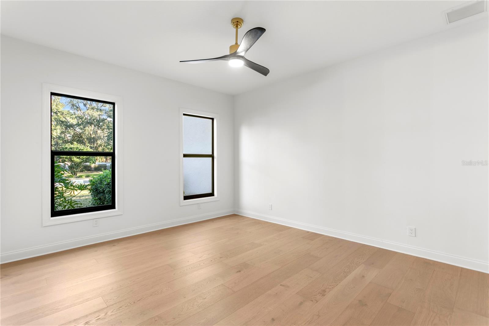 TB8467542 Property Photo