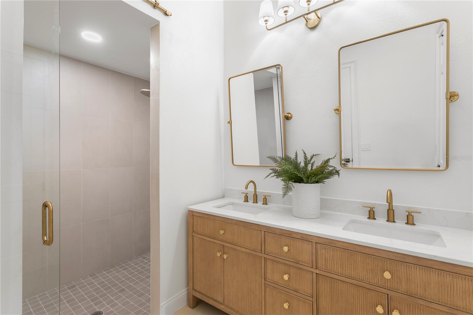 TB8467542 Property Photo