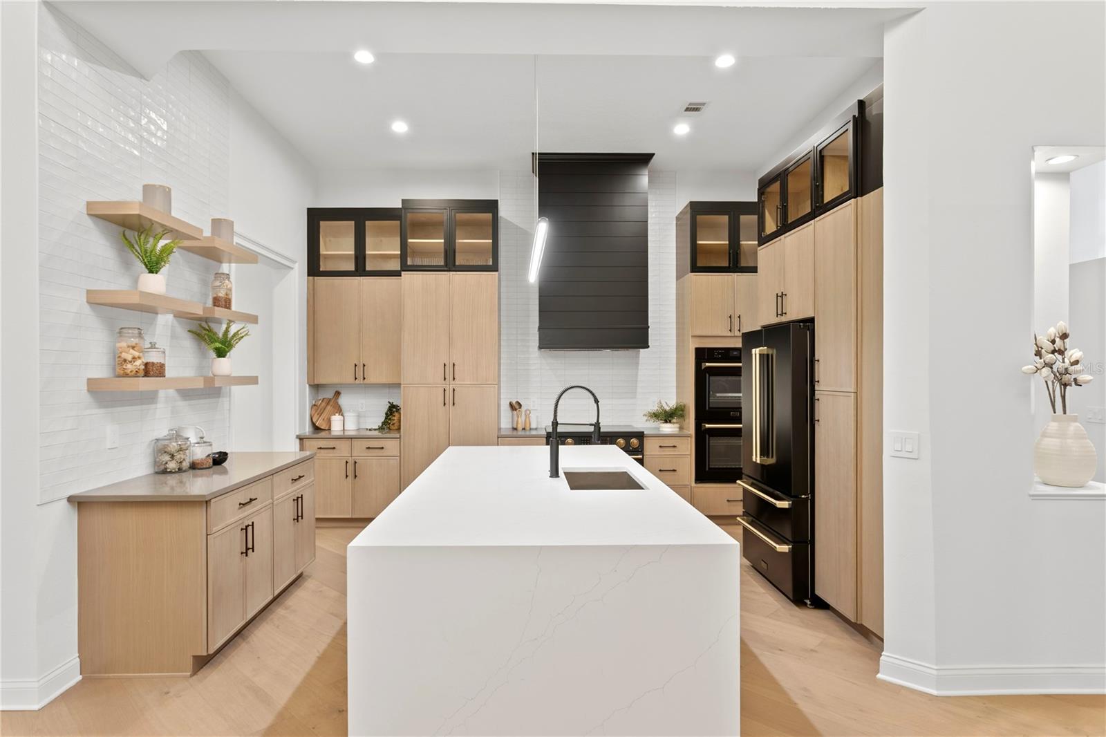 TB8467542 Property Photo