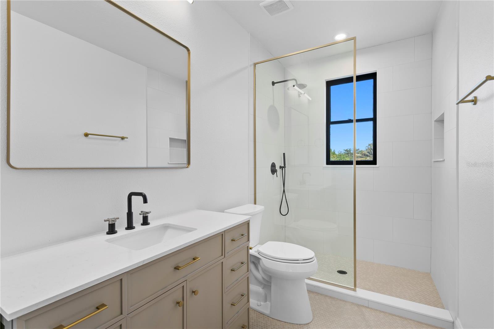 TB8467542 Property Photo