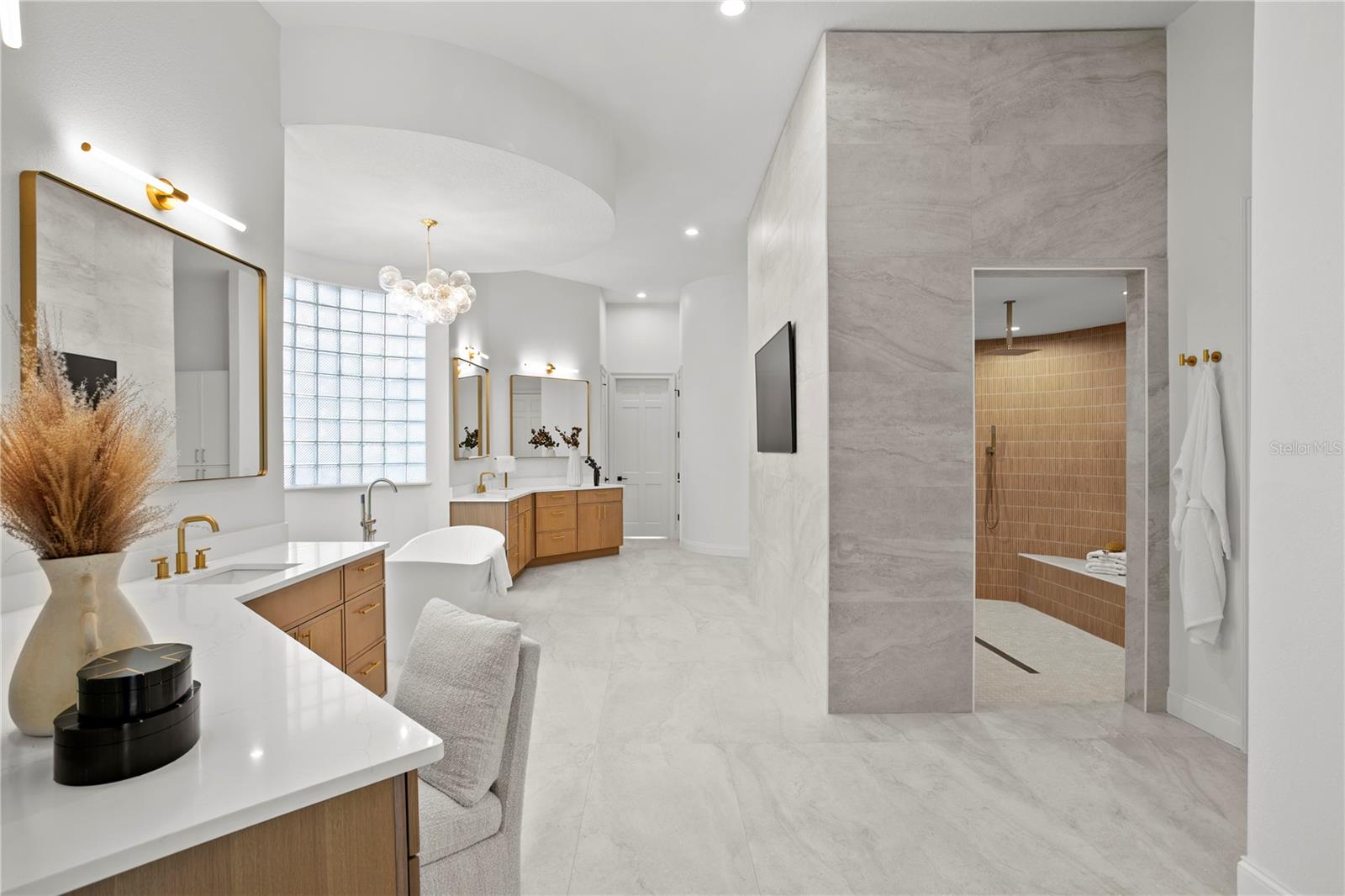 TB8467542 Property Photo