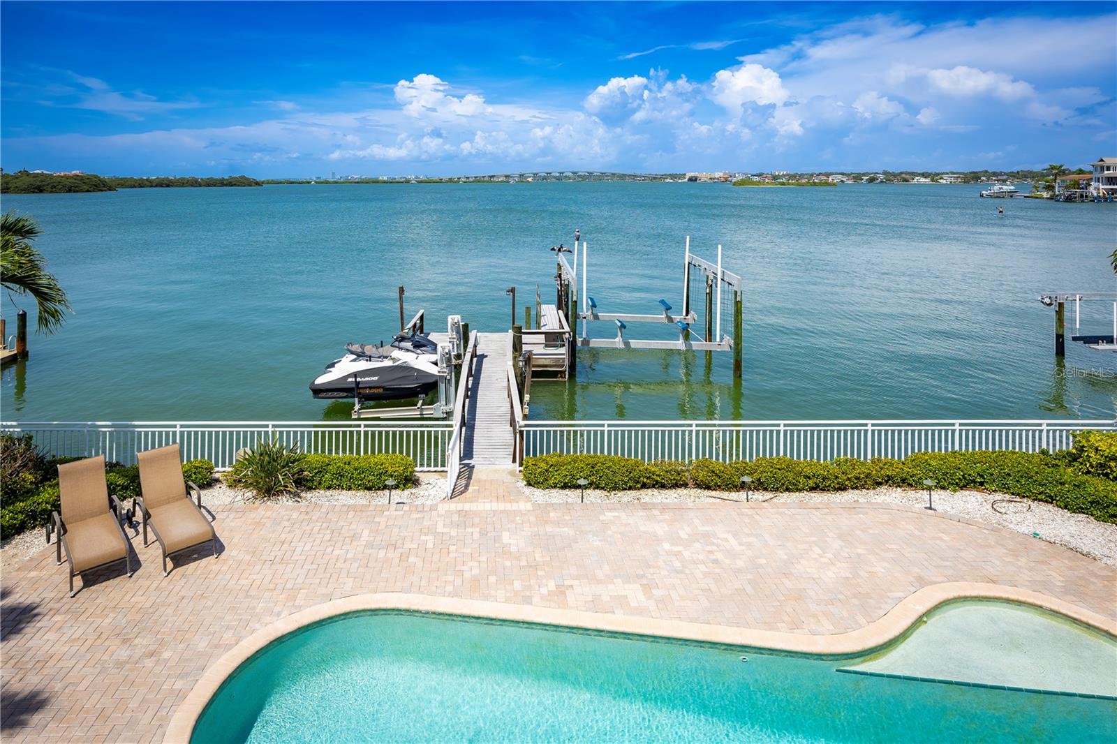 TB8467679 Property Photo