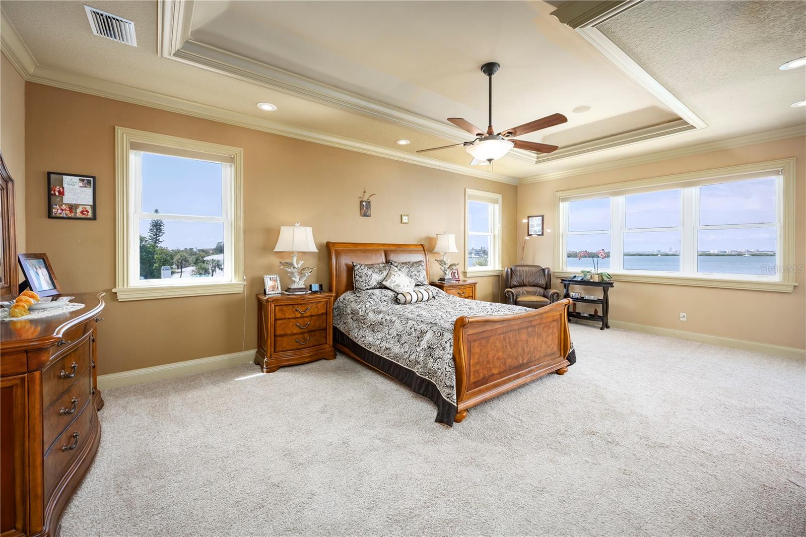 TB8467679 Property Photo