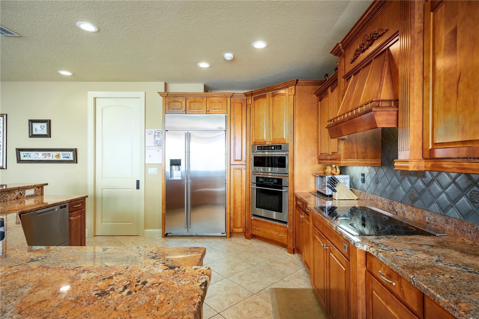 TB8467679 Property Photo