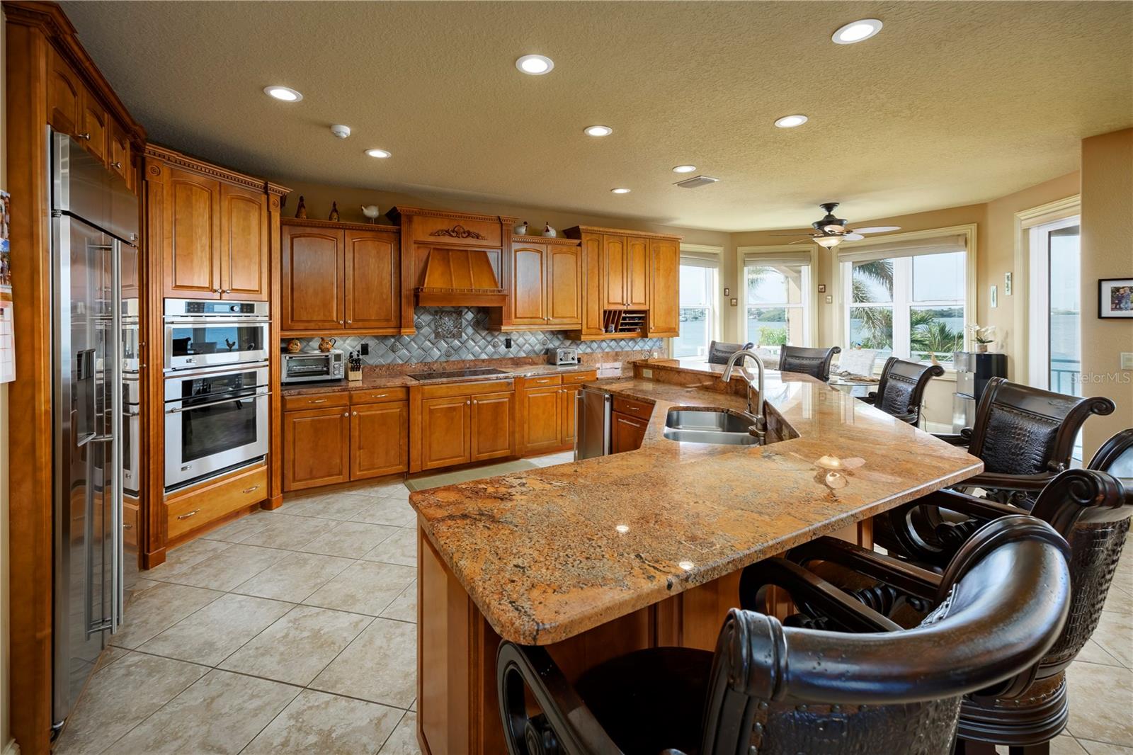 TB8467679 Property Photo