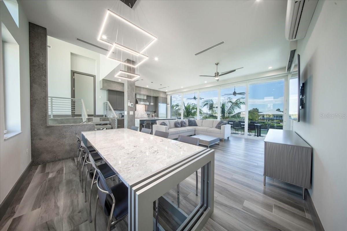 W7882338 Property Photo