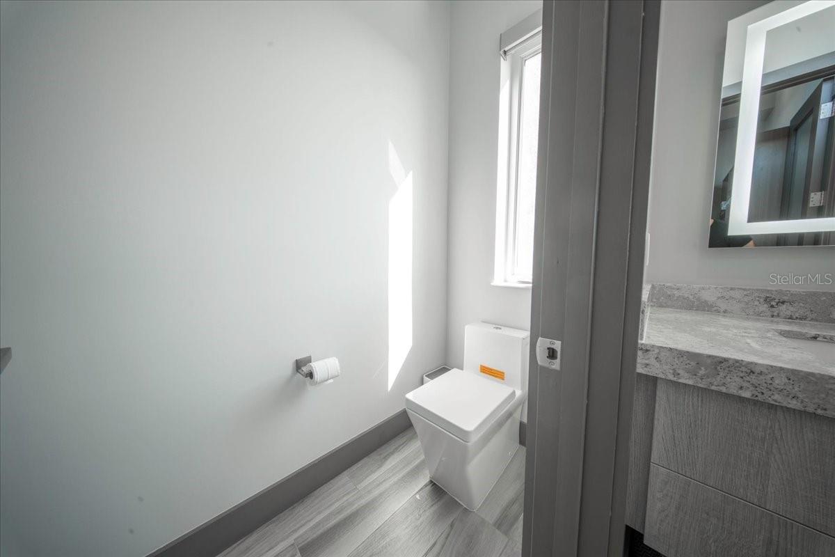 W7882338 Property Photo