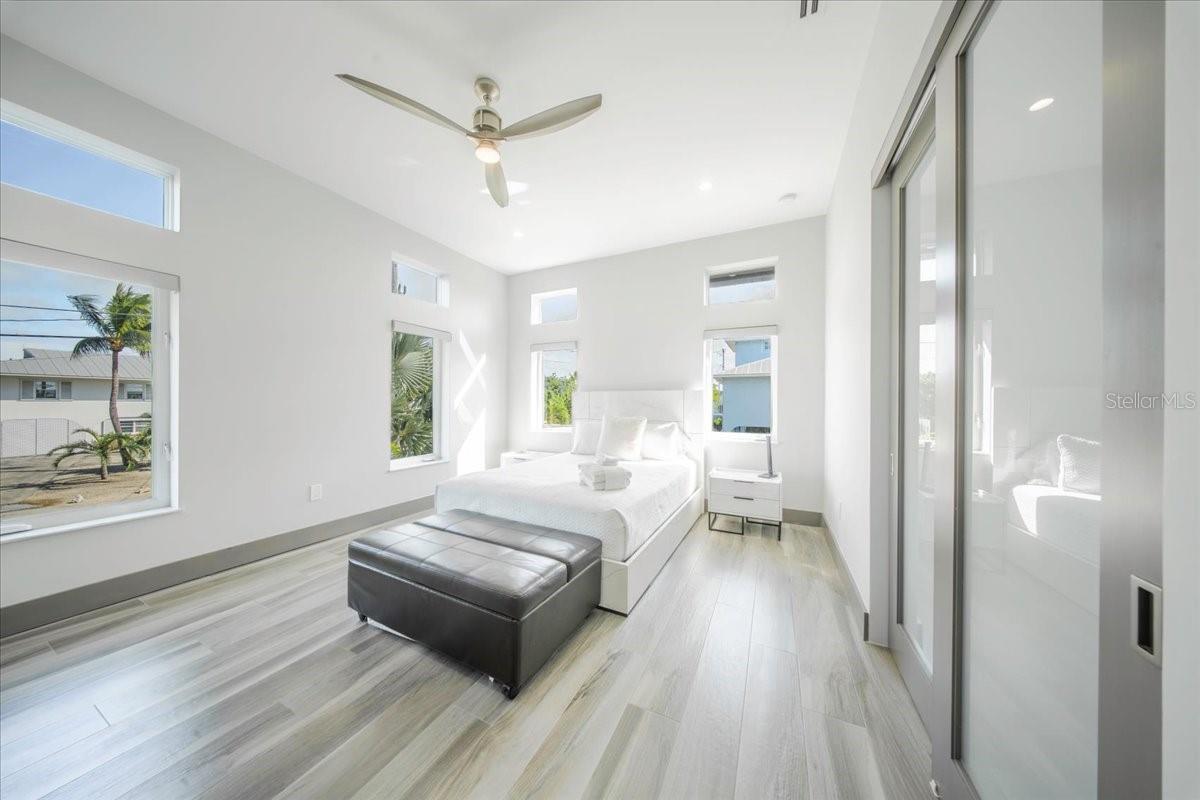 W7882338 Property Photo