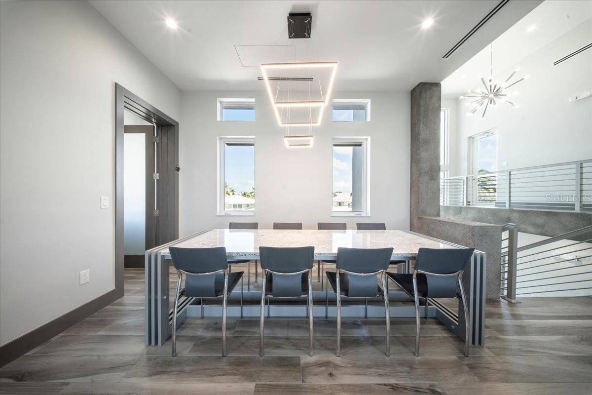 W7882338 Property Photo