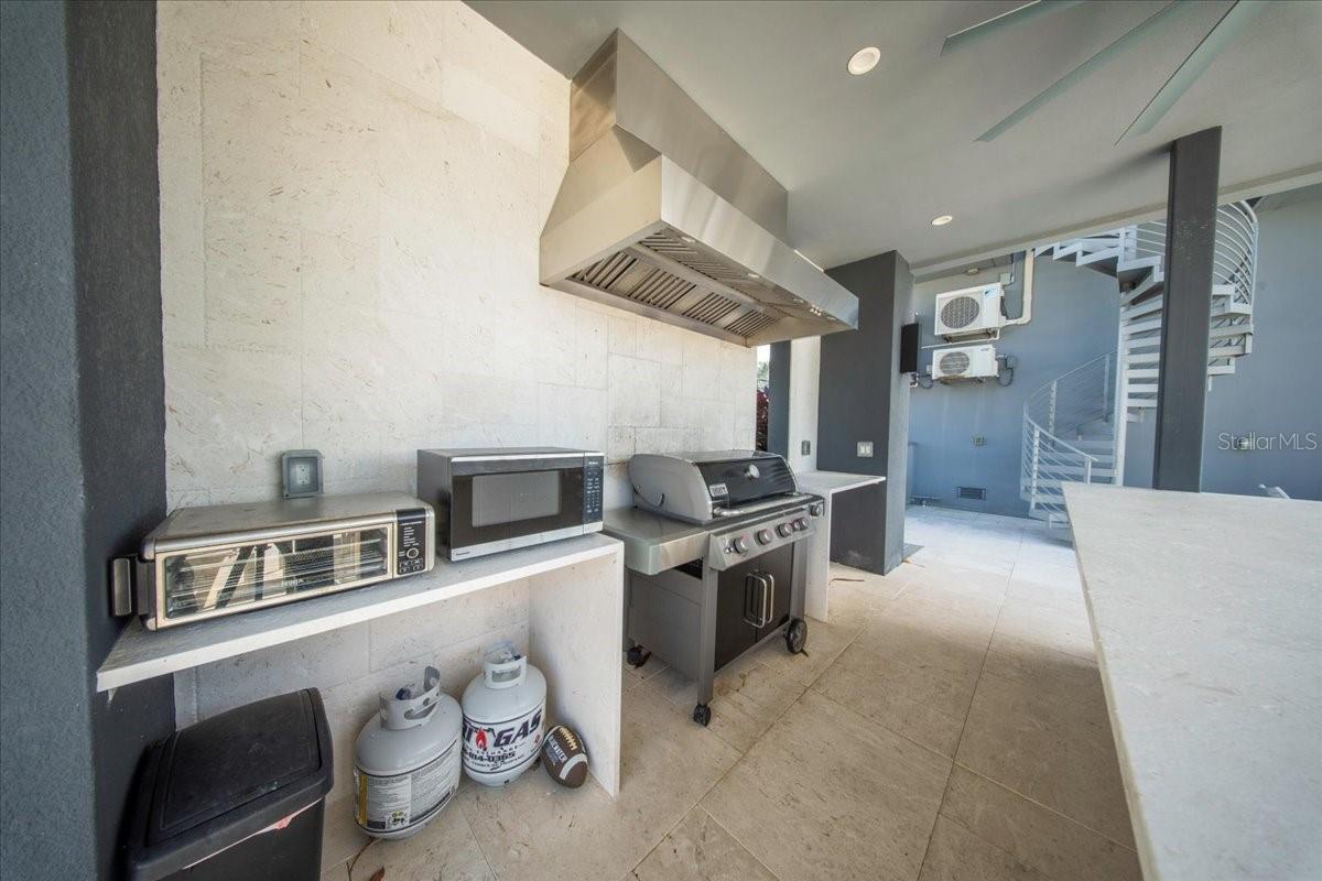 W7882338 Property Photo