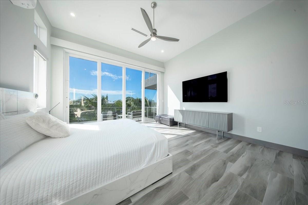 W7882338 Property Photo