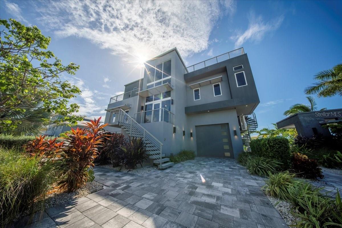 W7882338 Property Photo