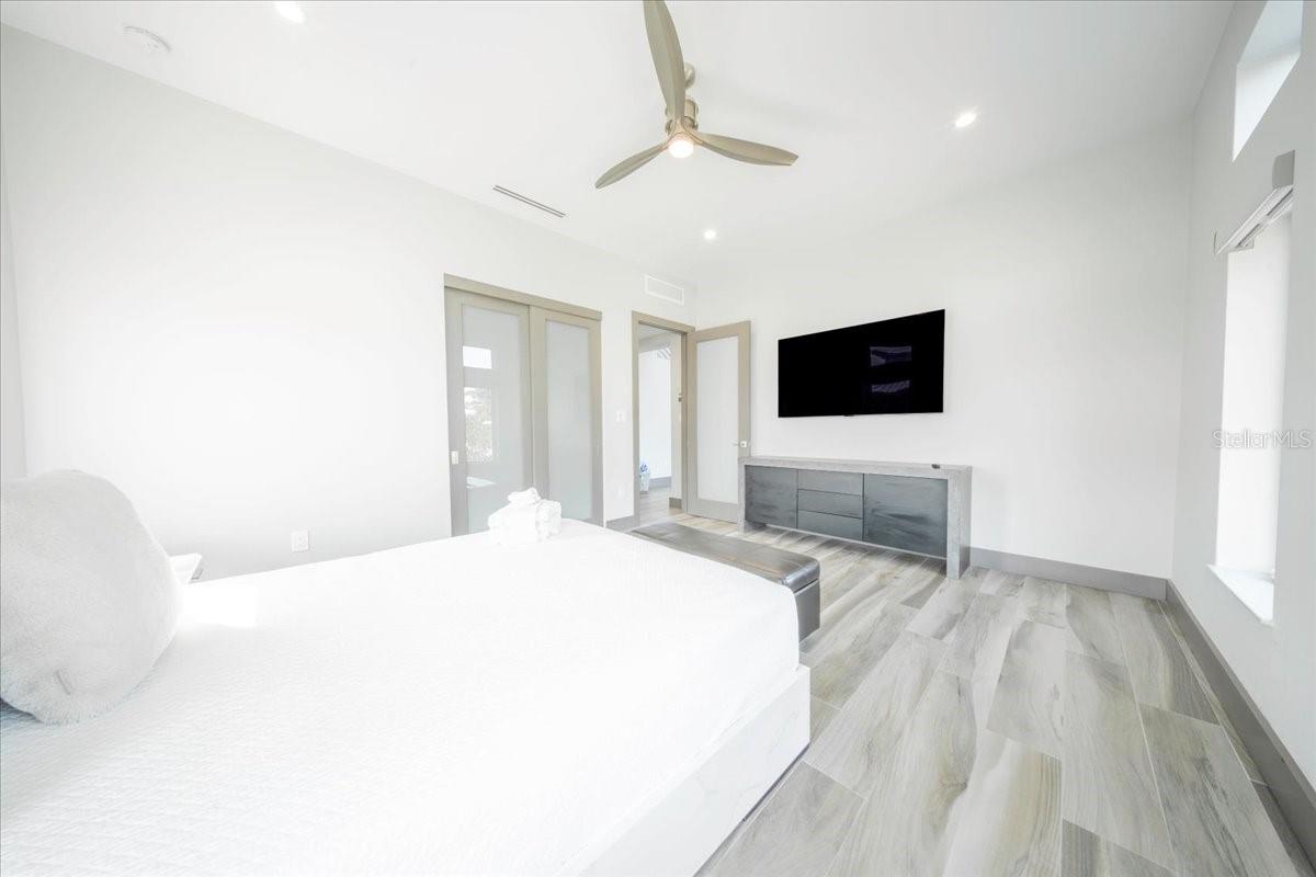 W7882338 Property Photo