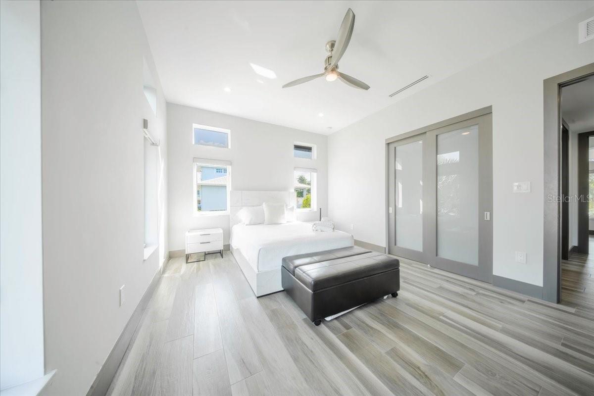 W7882338 Property Photo