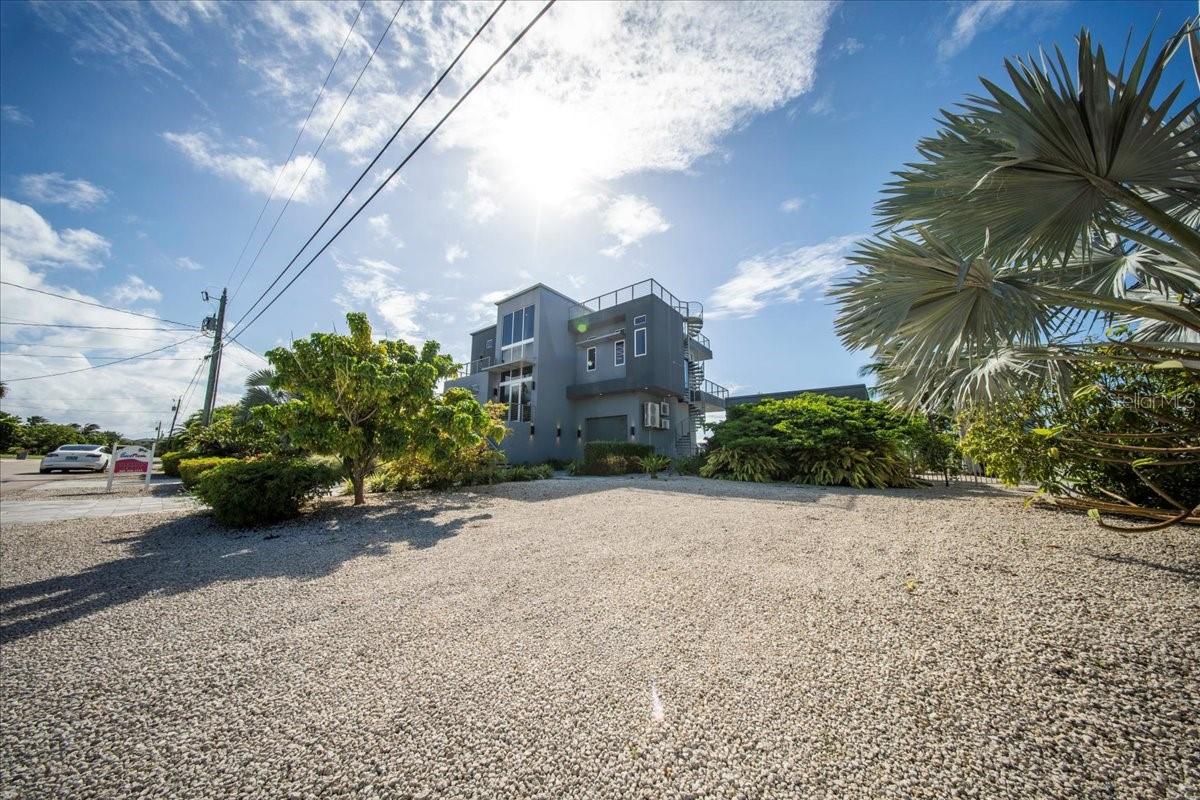 W7882338 Property Photo