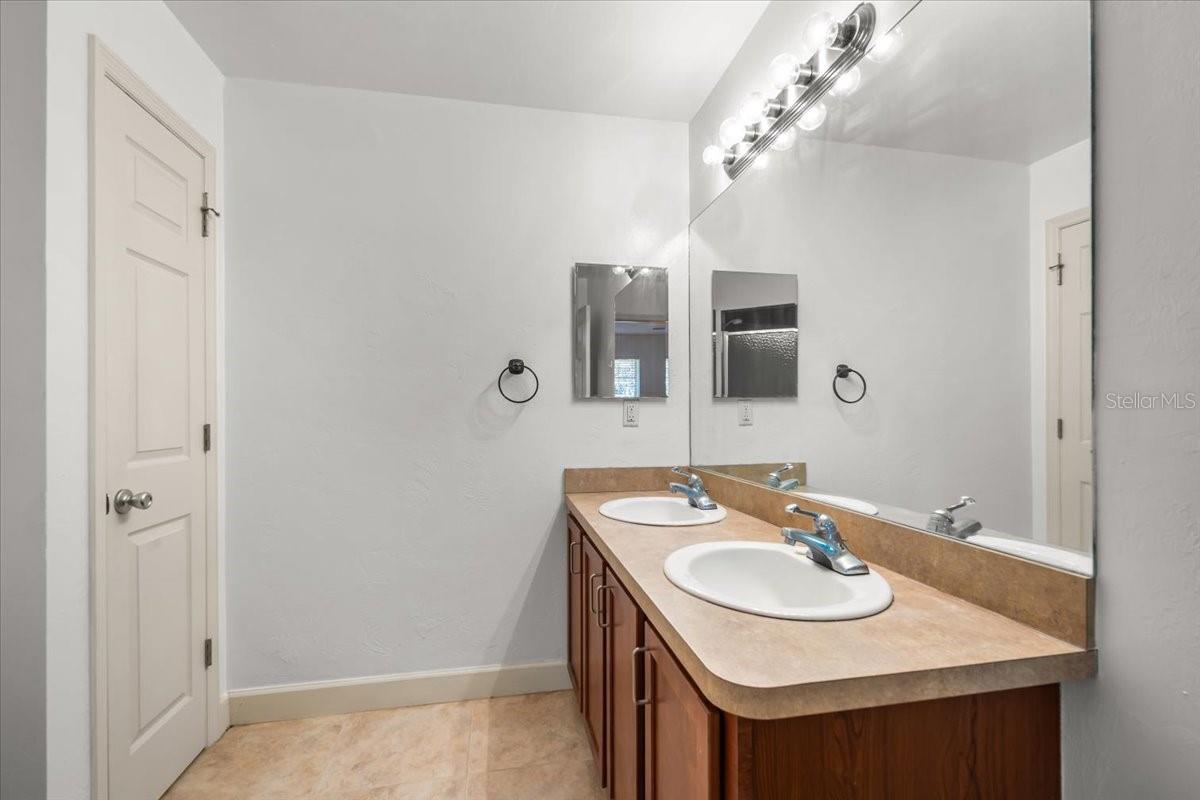 2945 SW 35TH PL #137, GAINESVILLE, FL, 32608