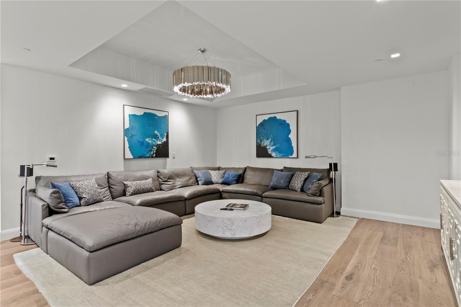 TB8467814 Property Photo