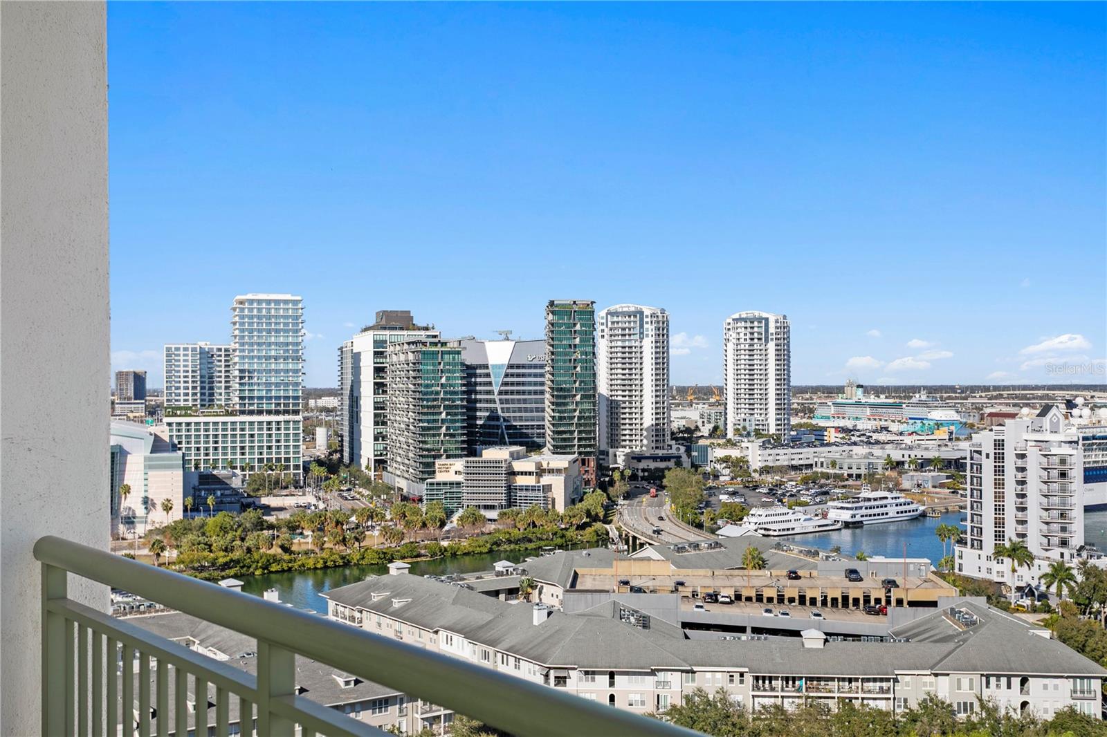 TB8467814 Property Photo