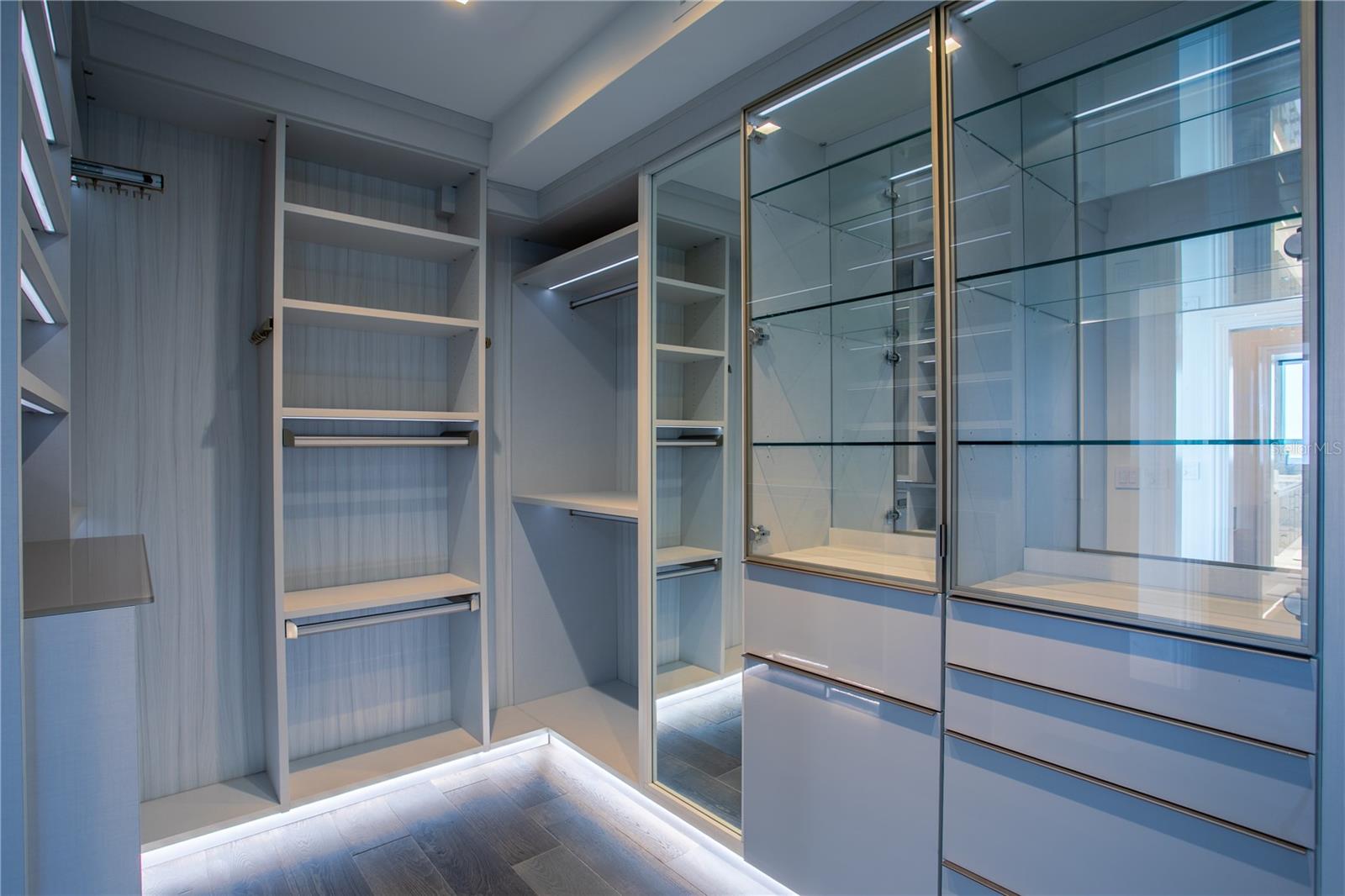 TB8467814 Property Photo