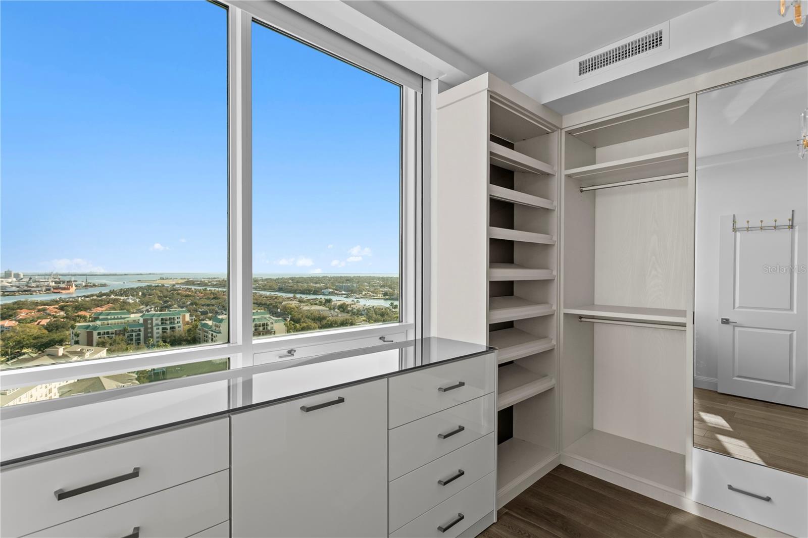 TB8467814 Property Photo