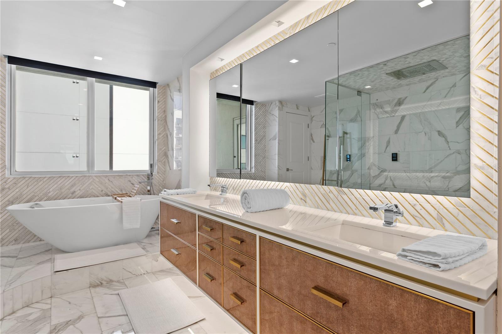 TB8467814 Property Photo