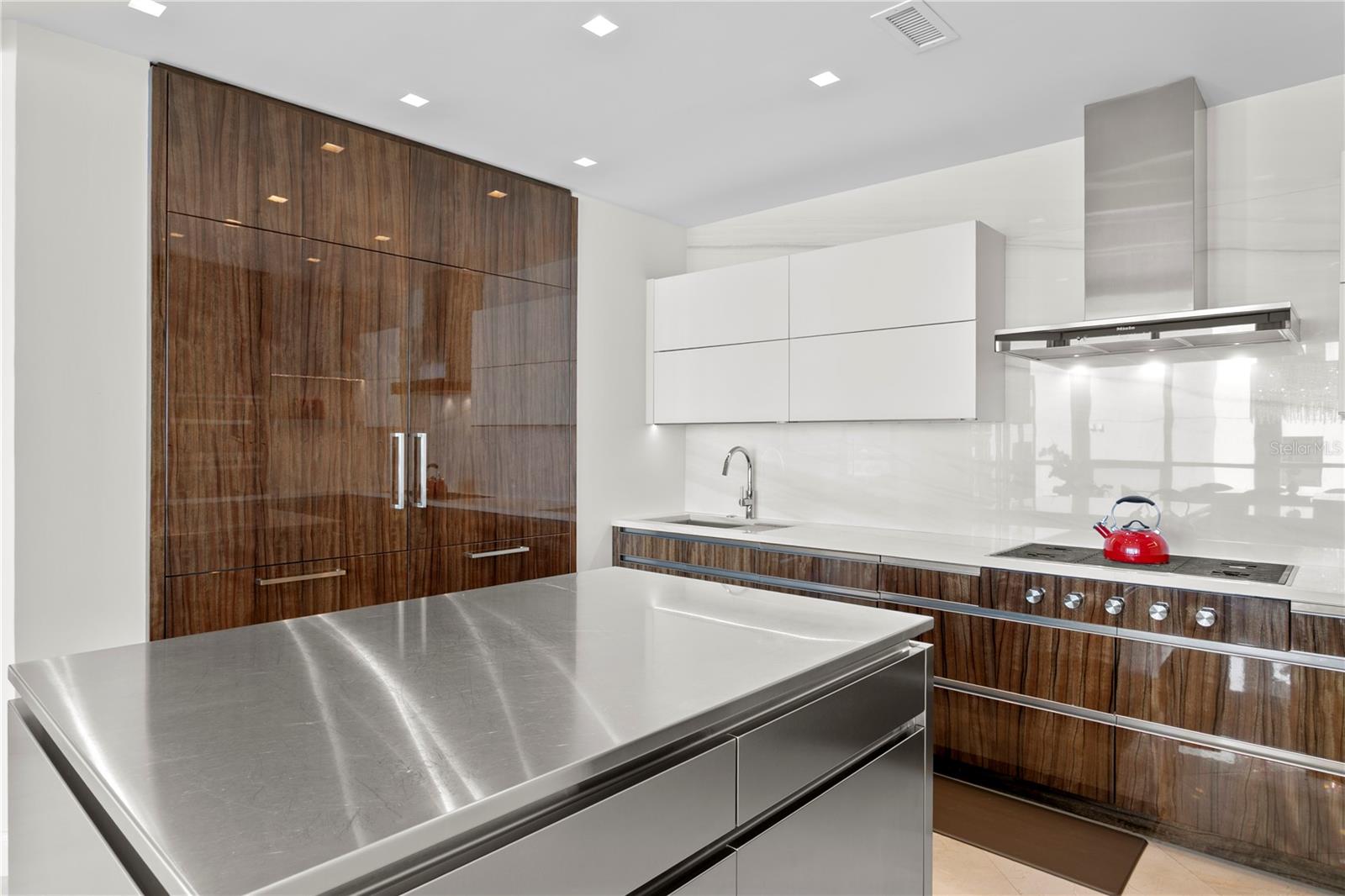 TB8467814 Property Photo