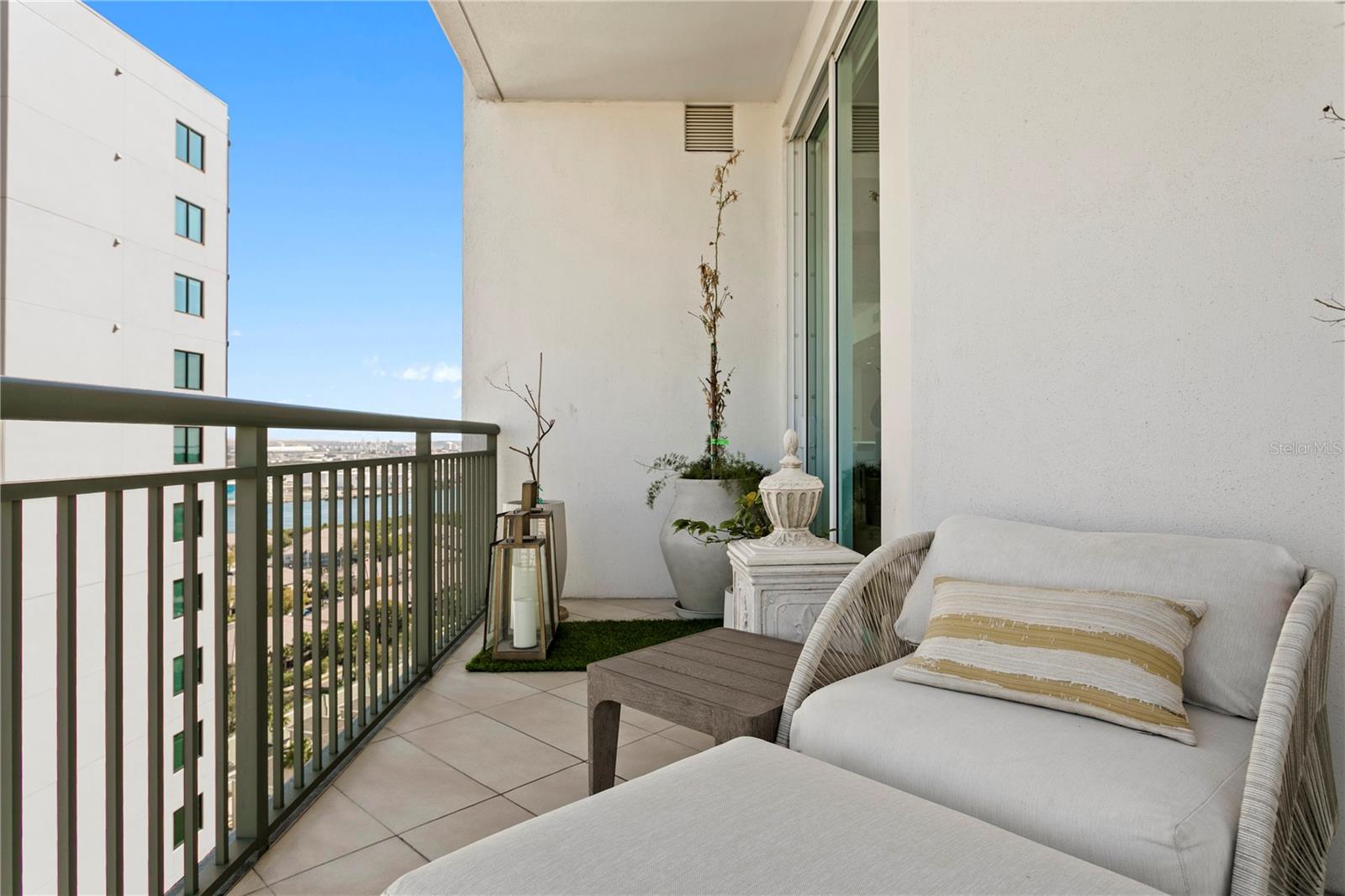 TB8467814 Property Photo