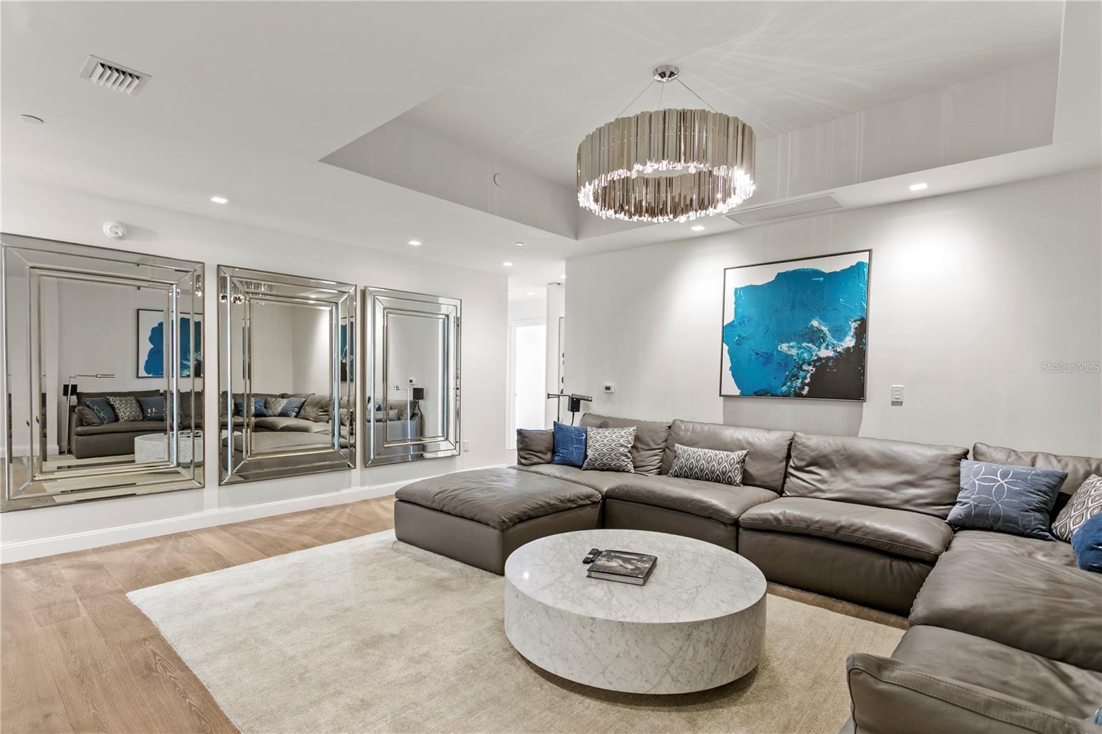 TB8467814 Property Photo