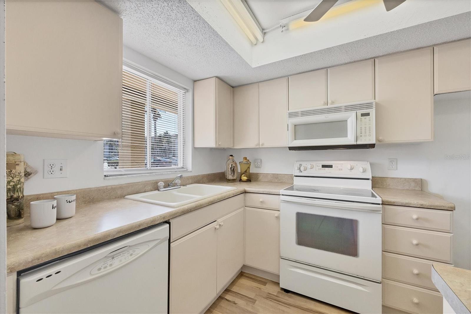 A4679503 Property Photo