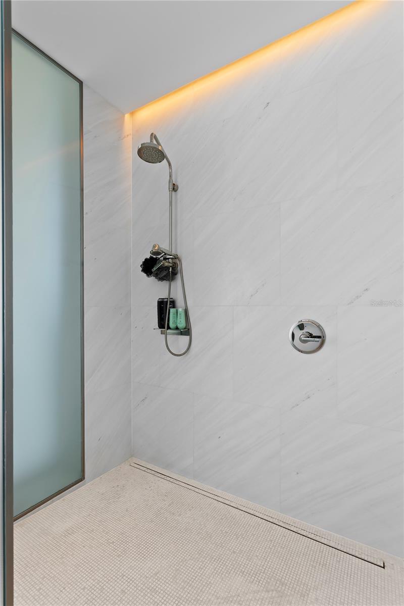 TB8467824 Property Photo