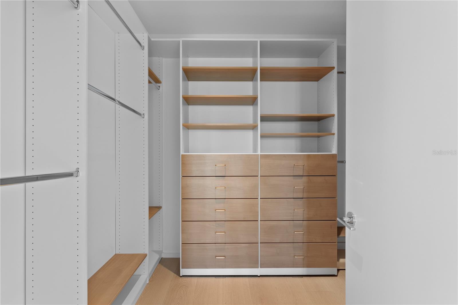 TB8467824 Property Photo