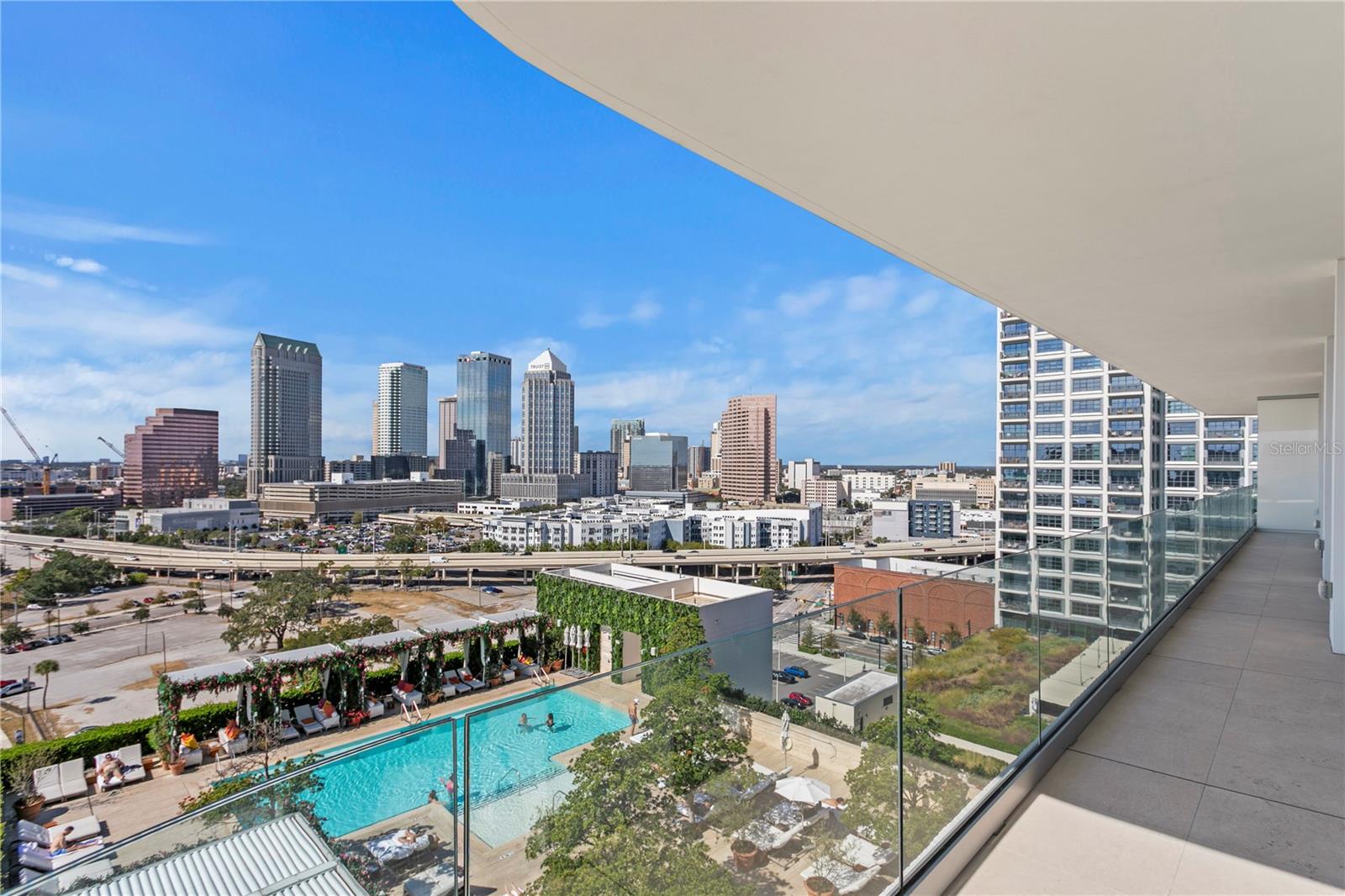 TB8467824 Property Photo