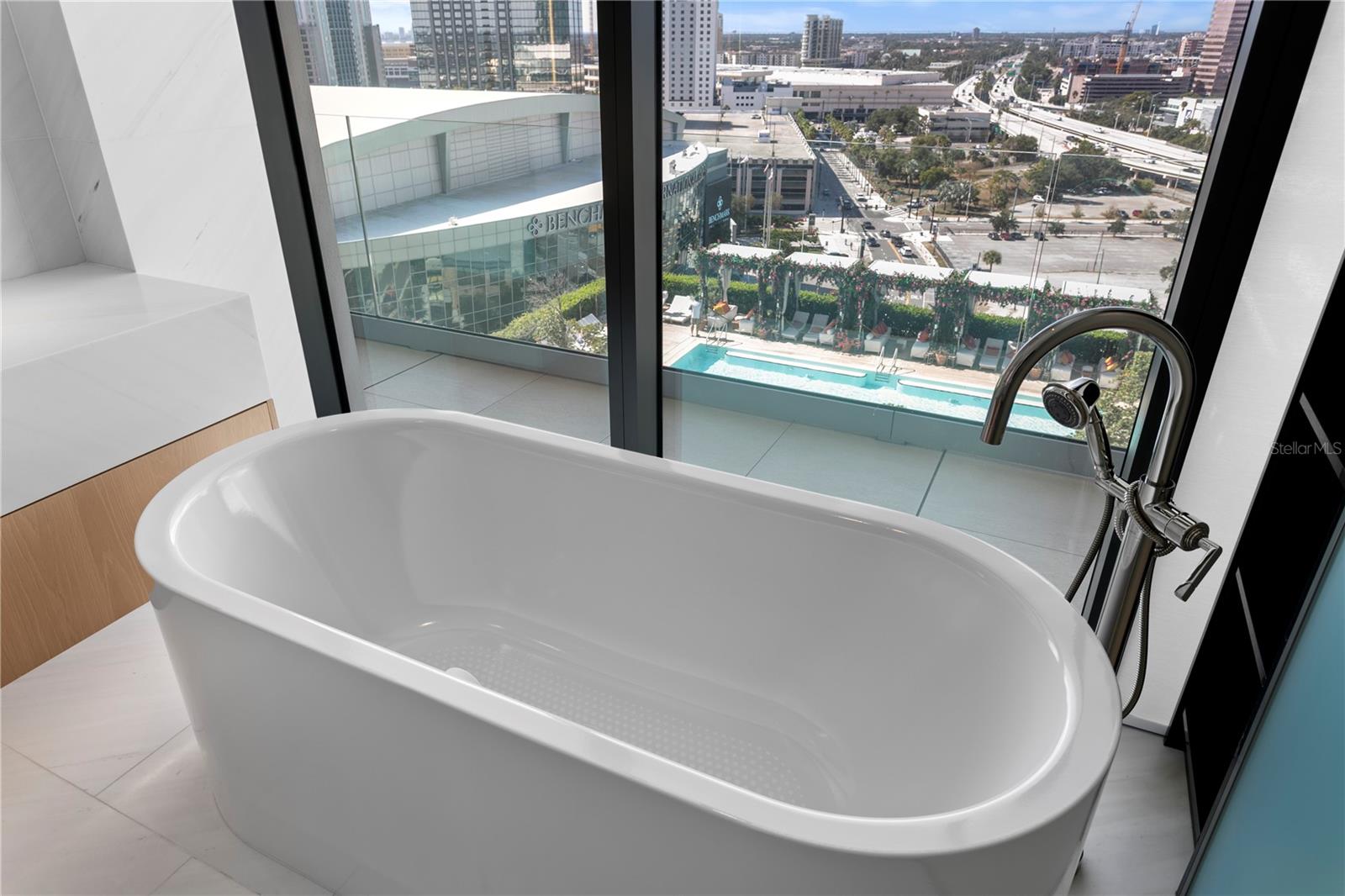 TB8467824 Property Photo