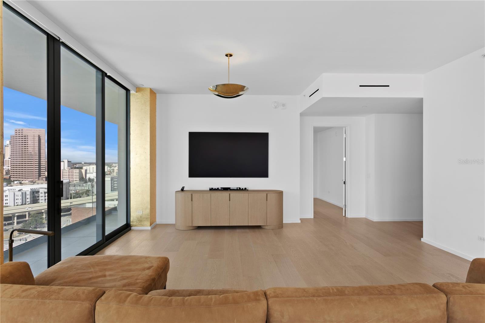 TB8467824 Property Photo