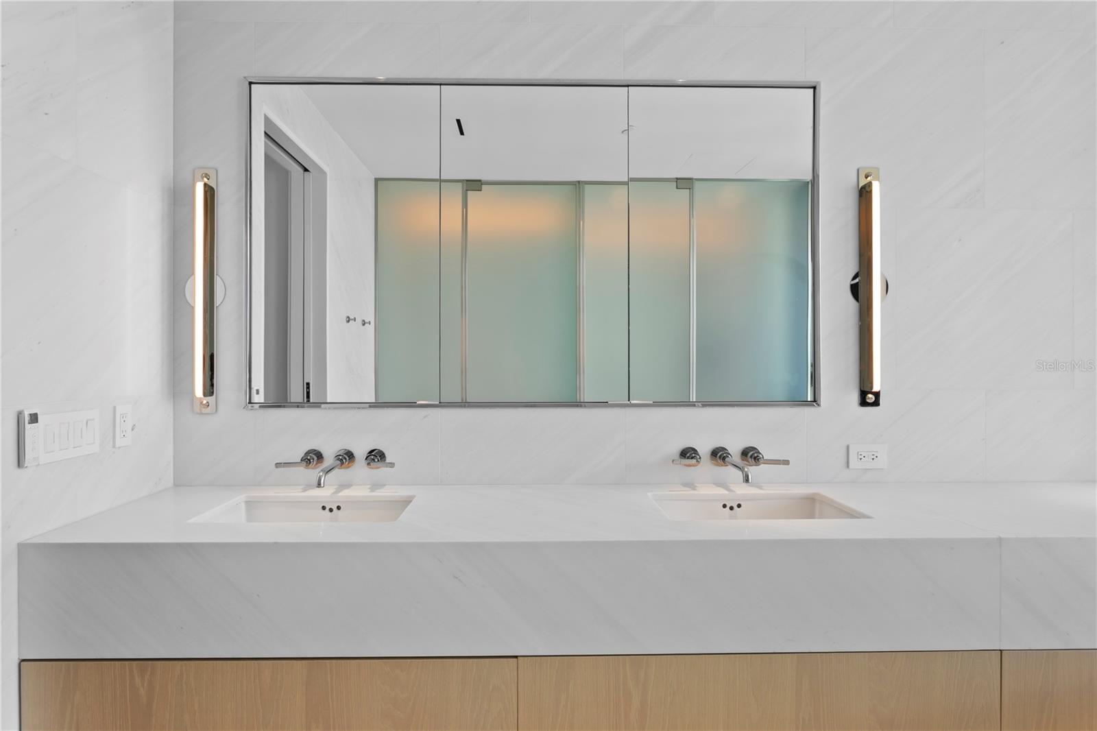 TB8467824 Property Photo