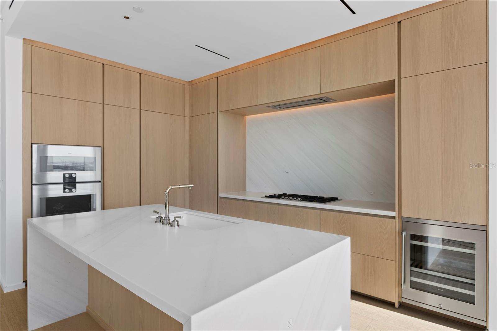 TB8467824 Property Photo