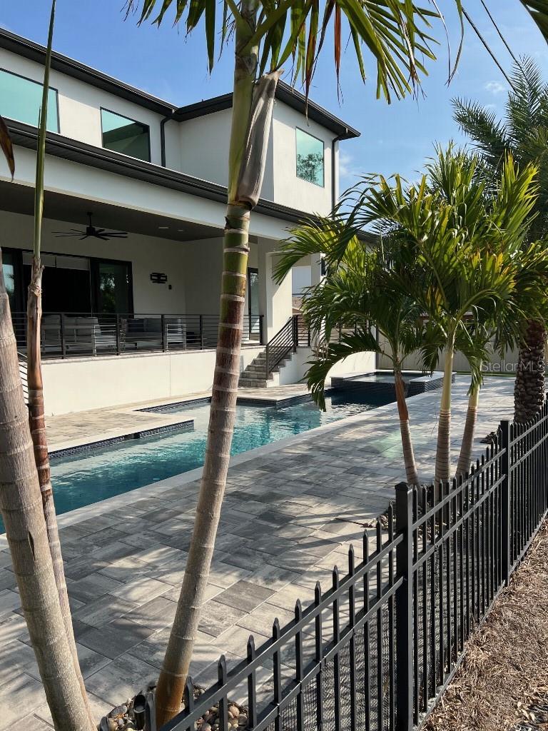 TB8467834 Property Photo