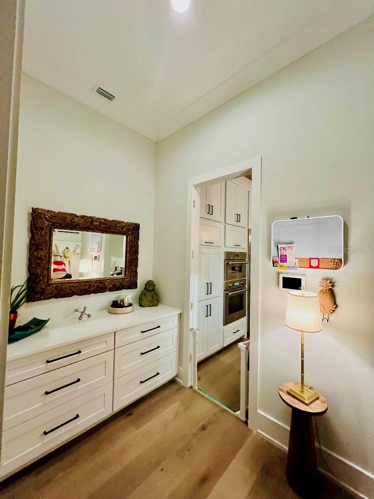 TB8467834 Property Photo