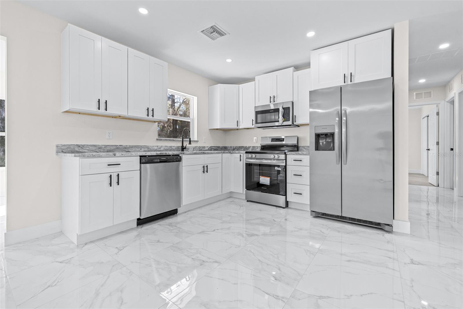 TB8467858 Property Photo