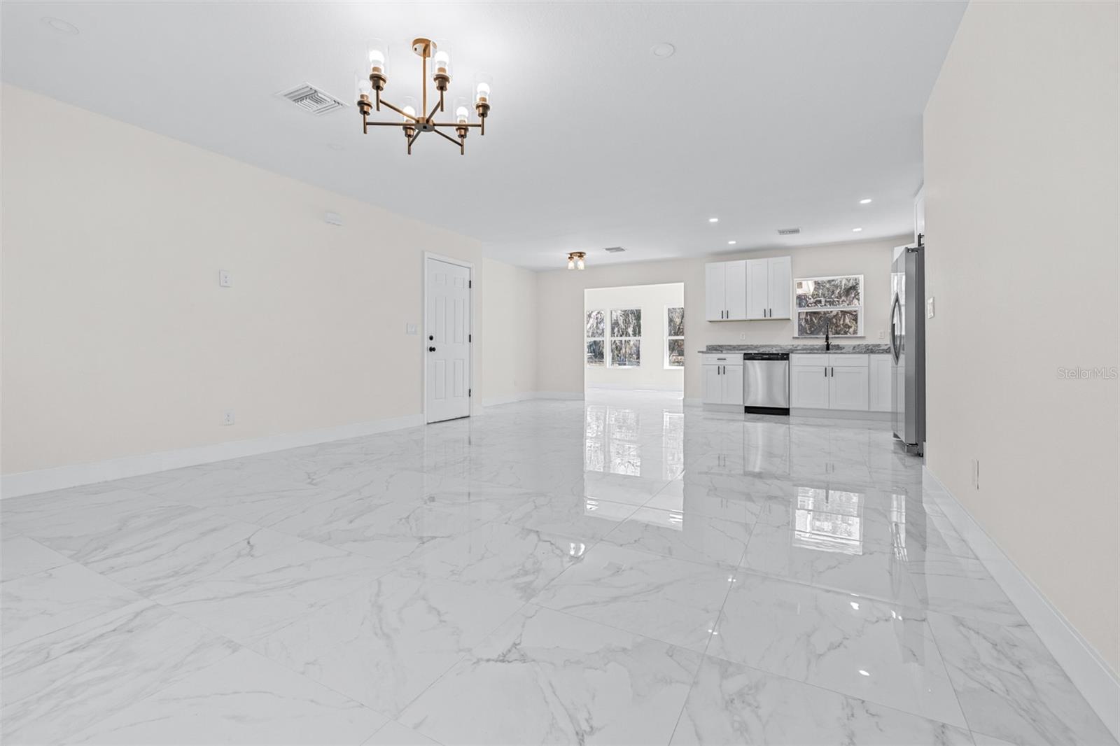 TB8467858 Property Photo