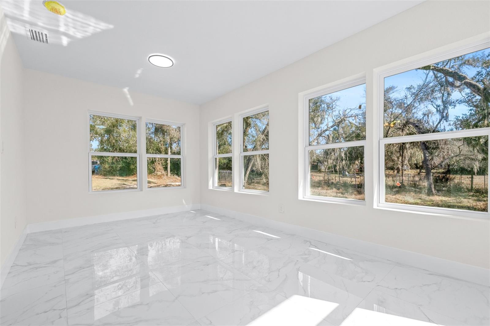 TB8467858 Property Photo