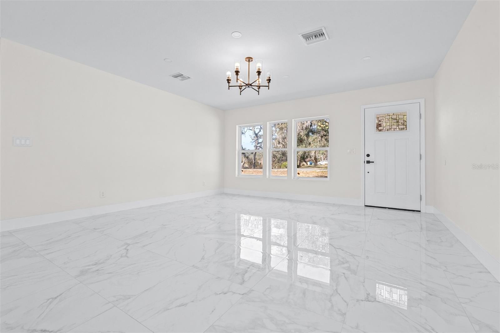 TB8467858 Property Photo