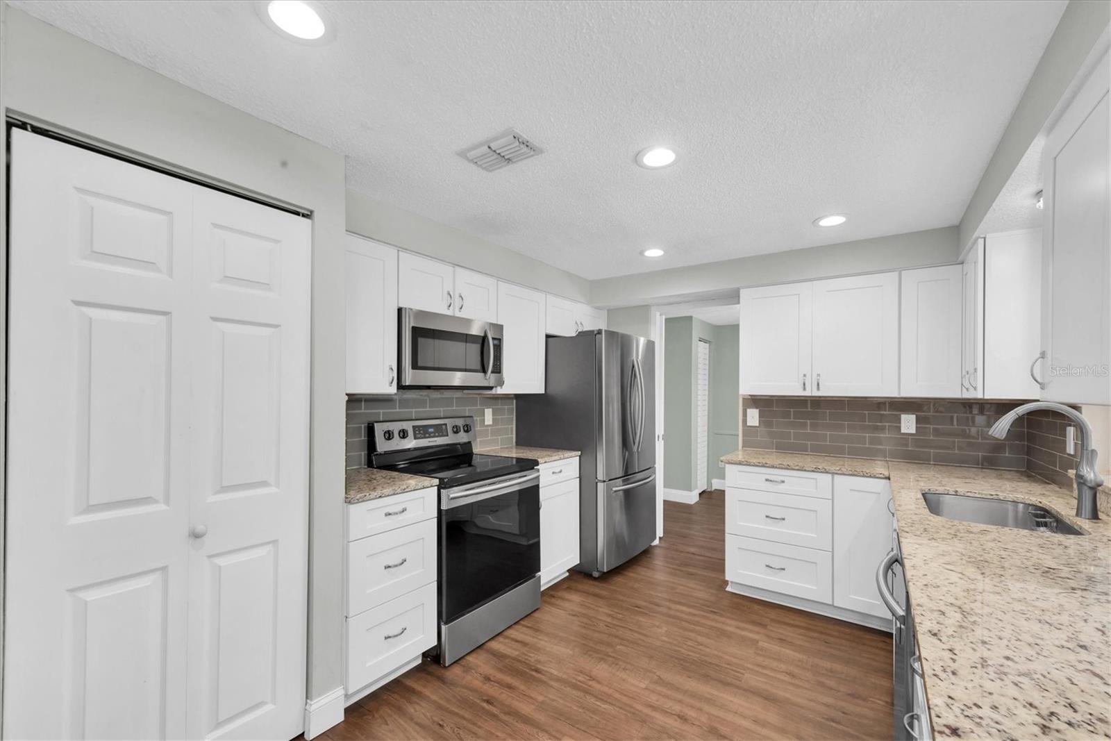 502 TIMBER BAY CIR E, OLDSMAR, FL, 34677