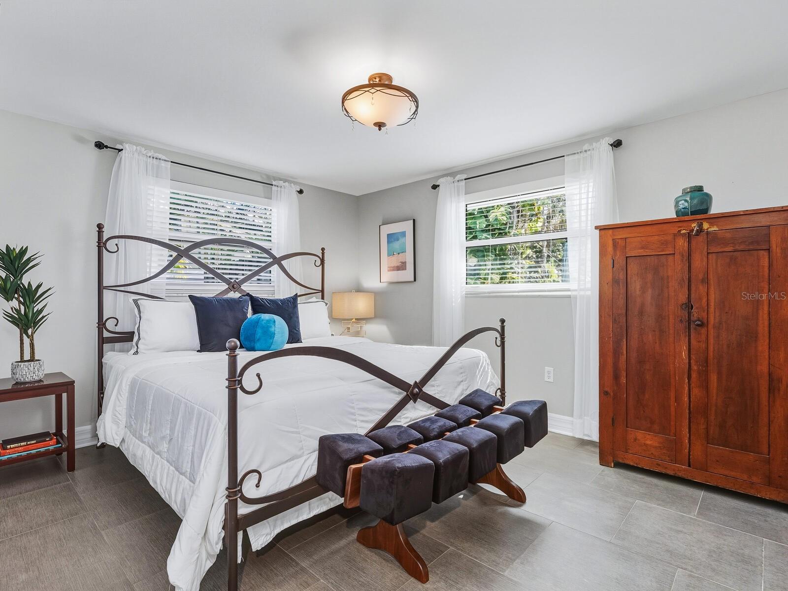 1002 GLEBE LN, SARASOTA, FL, 34242