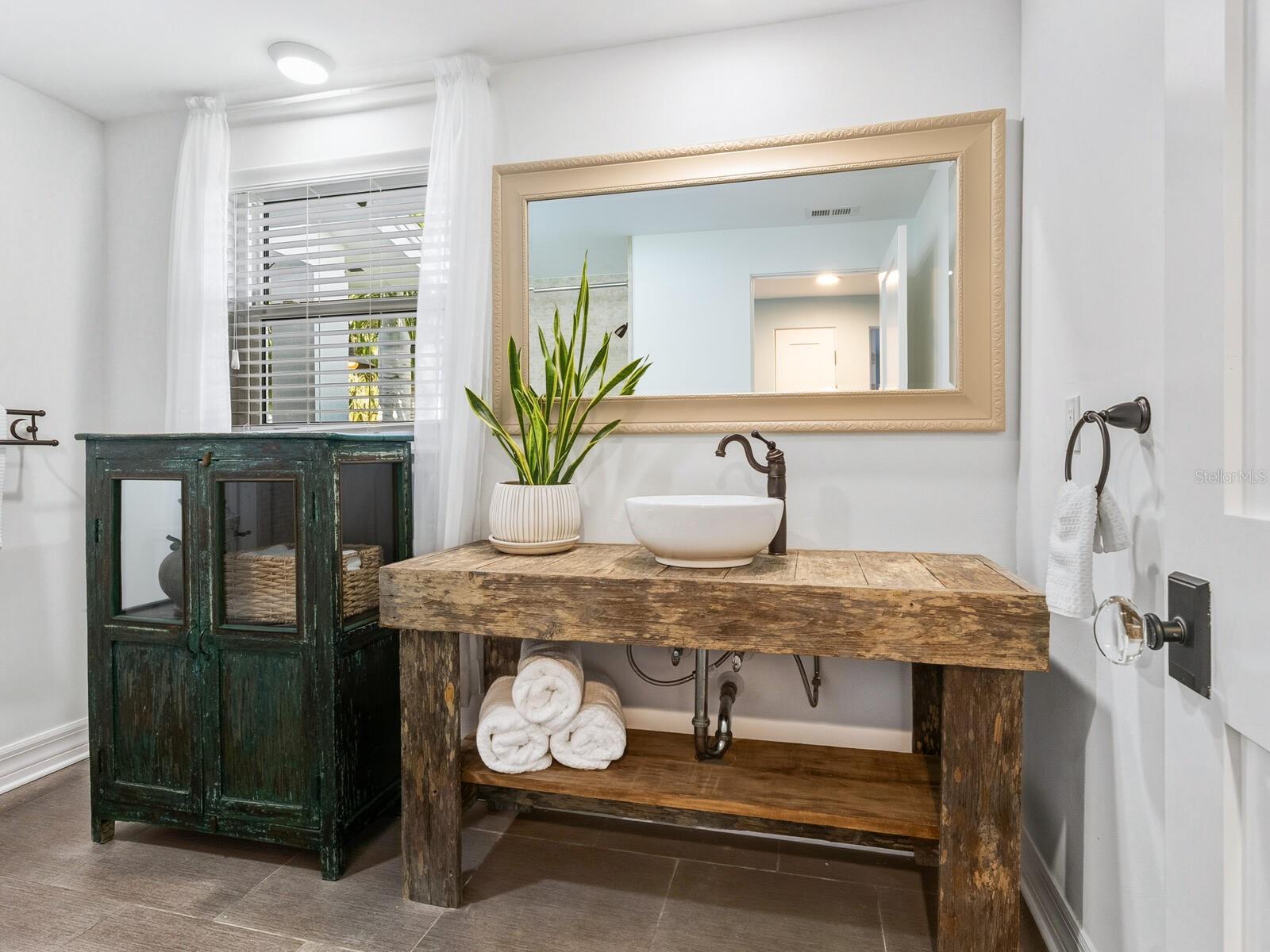 1002 GLEBE LN, SARASOTA, FL, 34242