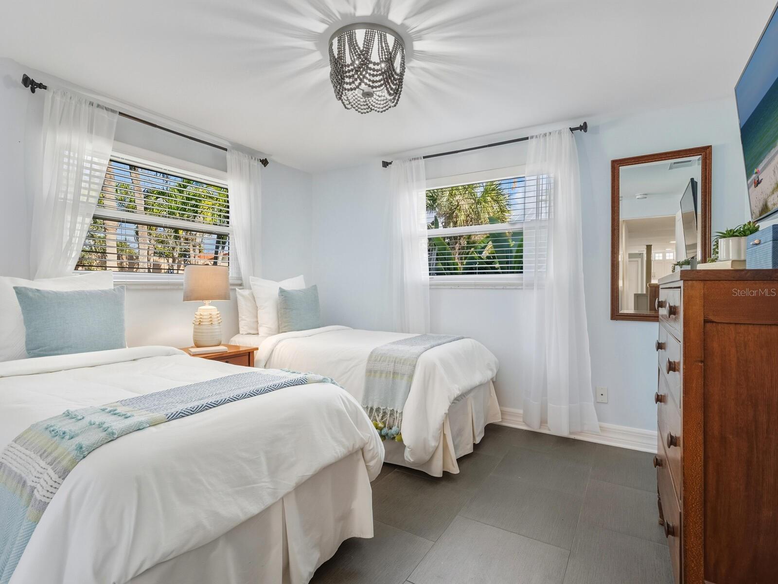 1002 GLEBE LN, SARASOTA, FL, 34242