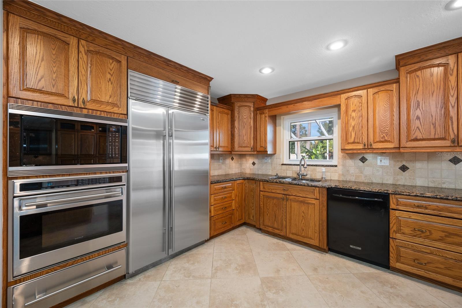 TB8467916 Property Photo