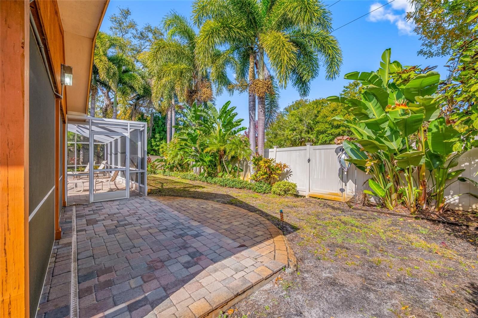 TB8467916 Property Photo