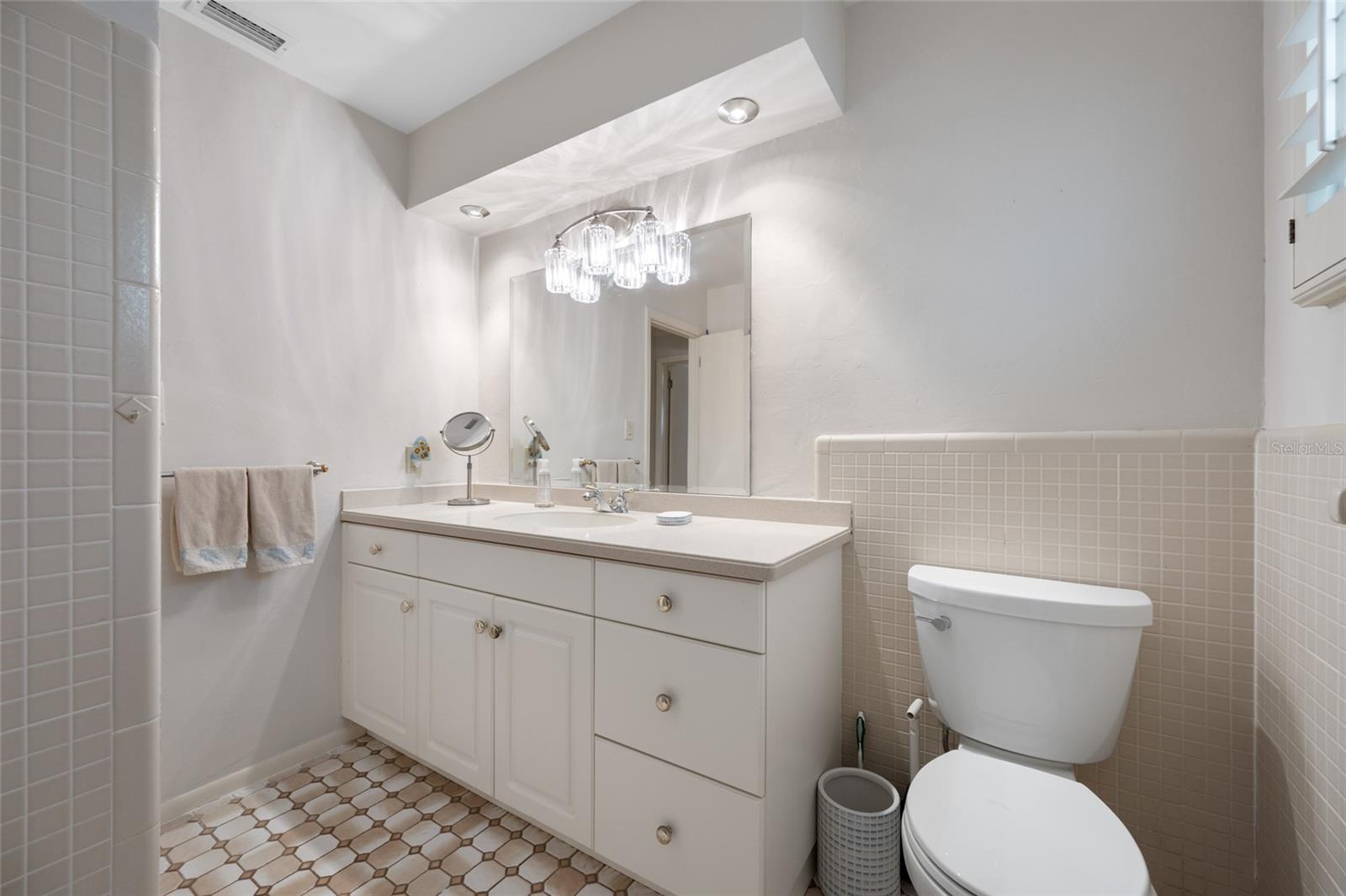 TB8467916 Property Photo